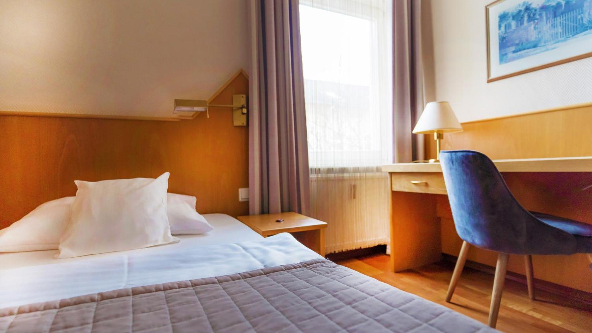 באד הומבורג וור דר הואה Komfort Hotel Am Kurpark מראה חיצוני תמונה